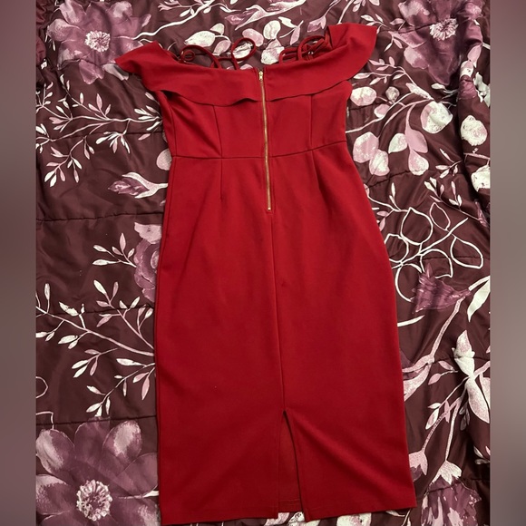 Crimson Form Fitting Midi Dress - Picture 2 of 3